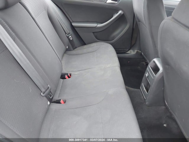 3VW1K7AJ8FM411406 Volkswagen Jetta 2.0l S