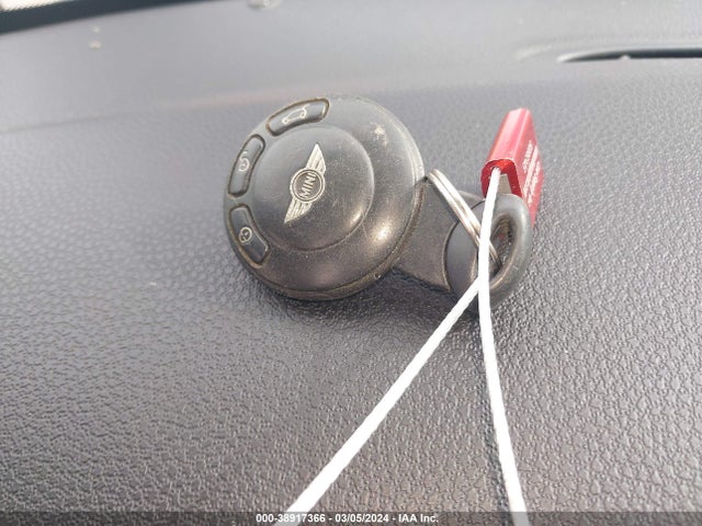 2008 MINI COOPER S WMWMF73558TV34988 Photo 10