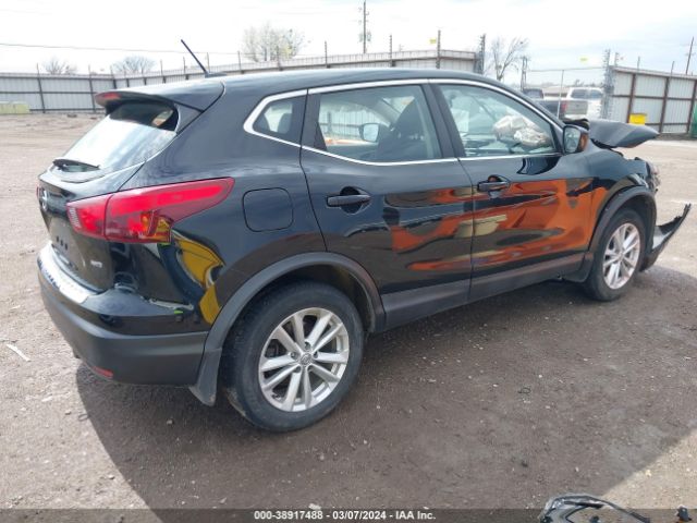 JN1BJ1CR7JW200476 Nissan Rogue Sport S