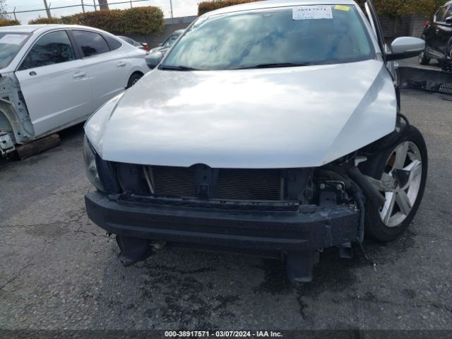 1VWAT7A34FC118781 Volkswagen Passat 1.8t Limited Edition