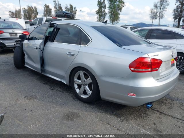 1VWAT7A34FC118781 Volkswagen Passat 1.8t Limited Edition