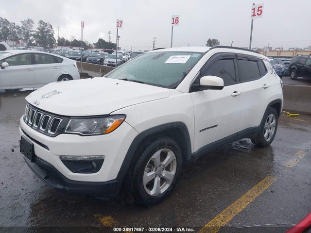 3C4NJCBB1LT235114 Jeep Compass Latitude Fwd