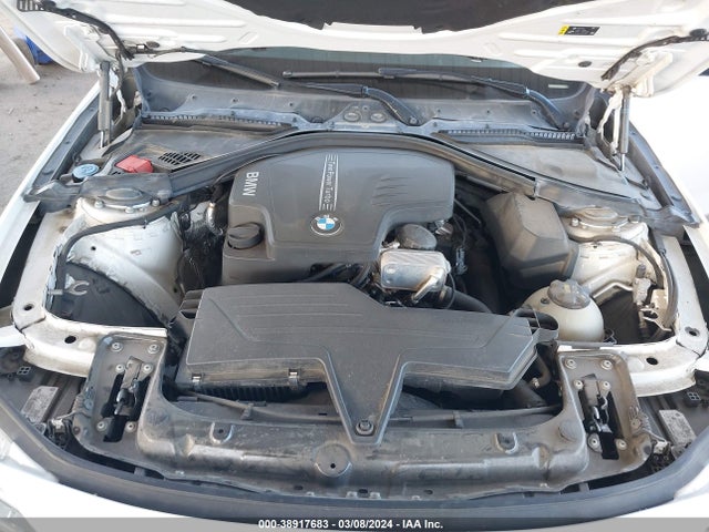 BMW 320i 2018 WBA8A9C5XJAH12345 Image 10