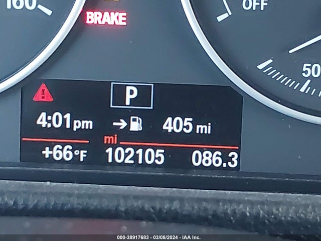 BMW 320i 2018 WBA8A9C5XJAH12345 Image 15