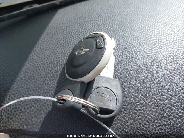 2009 MINI COOPER S CLUBMAN WMWMM33569TP92632 Photo 10