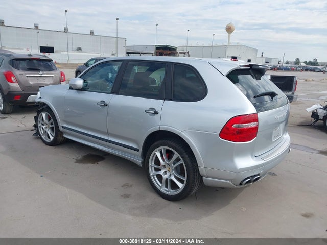 2010 PORSCHE CAYENNE WP1AD2AP8ALA61014 Photo 2