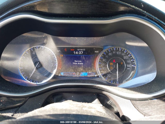 Chrysler 200 C 2015 1C3CCCCG9FN517344 Image 7