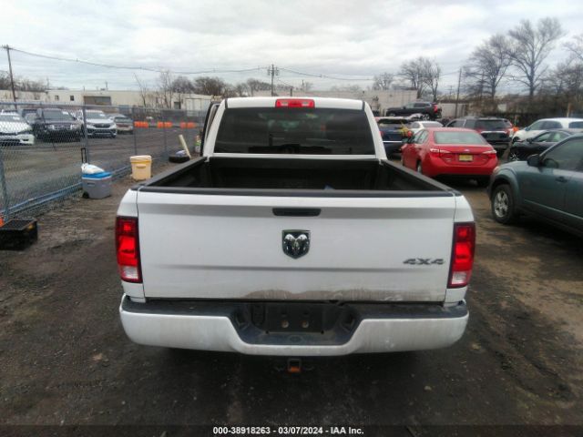 1C6RR7FG9KS501249 RAM 1500 Classic Express Quad Cab 4x4 6'4 Box