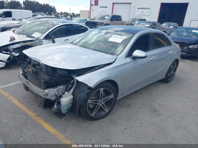 Mercedes-Benz A 220 2019 WDD3G4EB4KW005671 Image 2