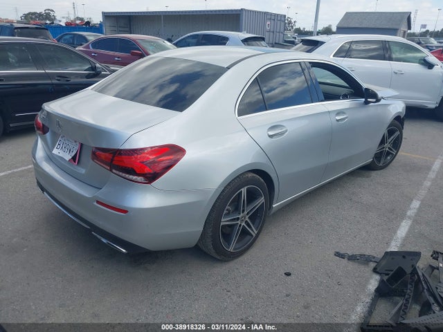 Mercedes-Benz A 220 2019 WDD3G4EB4KW005671 Image 4