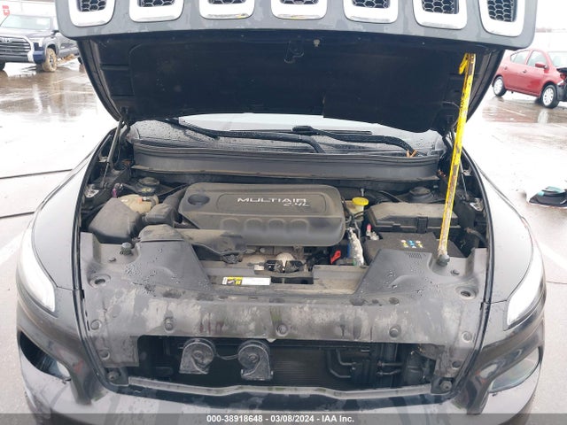 1C4PJMAB4EW200306 Jeep Cherokee Sport