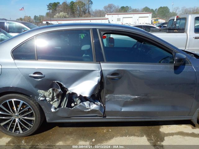 3VWD17AJ3GM410665 Volkswagen Jetta 1.8t Sport