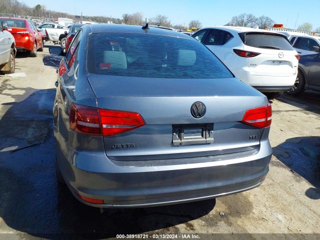 3VWD17AJ3GM410665 Volkswagen Jetta 1.8t Sport