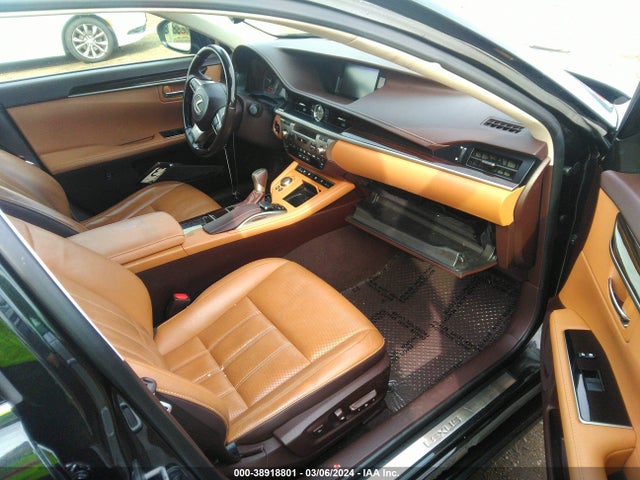 JTHBW1GG0H2136305 Lexus ES 300H