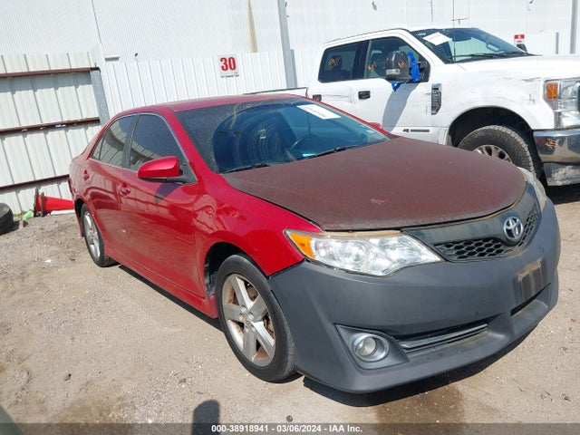 2014 TOYOTA CAMRY SE VIN: 4T1BF1FK4EU821250