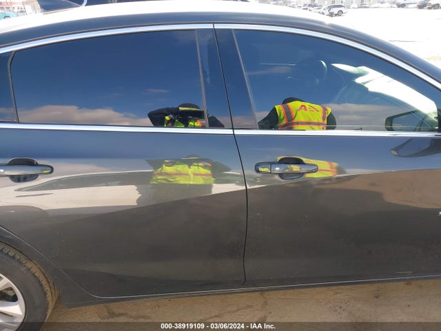 Chevrolet MALIBU LT 2018 1G1ZD5ST4JF128362 Image 14