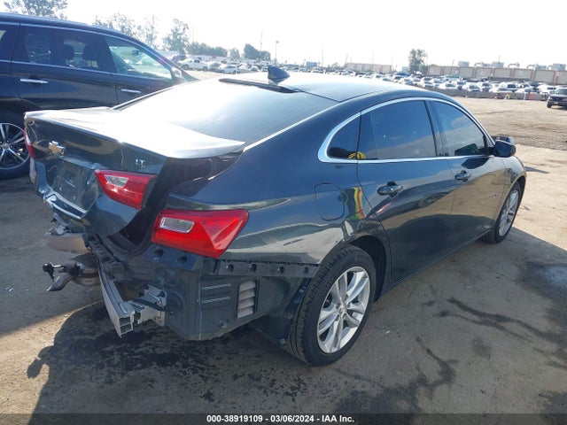 Chevrolet MALIBU LT 2018 1G1ZD5ST4JF128362 Image 4