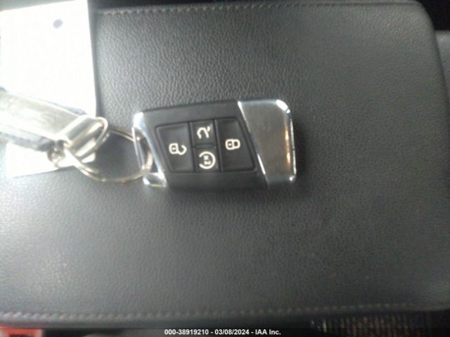 3VV2B7AXXLM029631 Volkswagen Tiguan