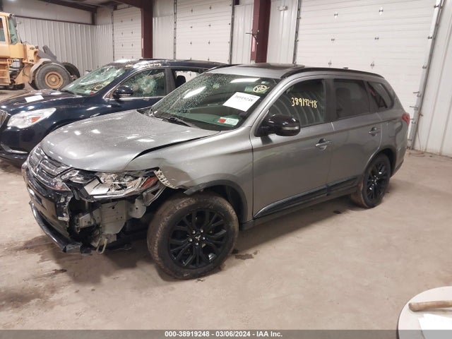 Mitsubishi Outlander Le 2018 JA4AD3A34JZ018513 Image 2