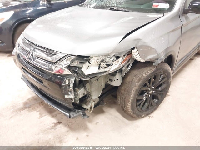 Mitsubishi Outlander Le 2018 JA4AD3A34JZ018513 Image 6