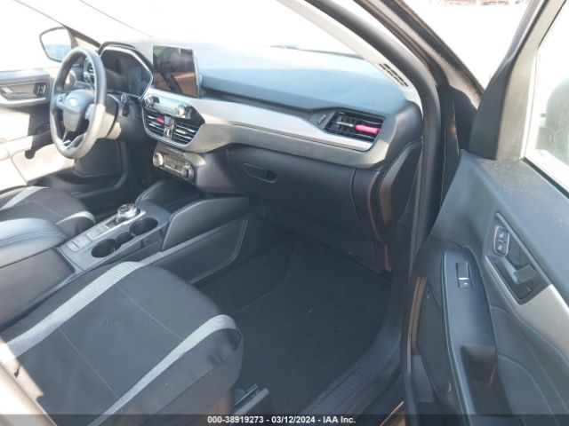 1FMCU0G63NUB48067 Ford ESCAPE SE