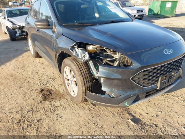 1FMCU0G63NUB48067 Ford ESCAPE SE