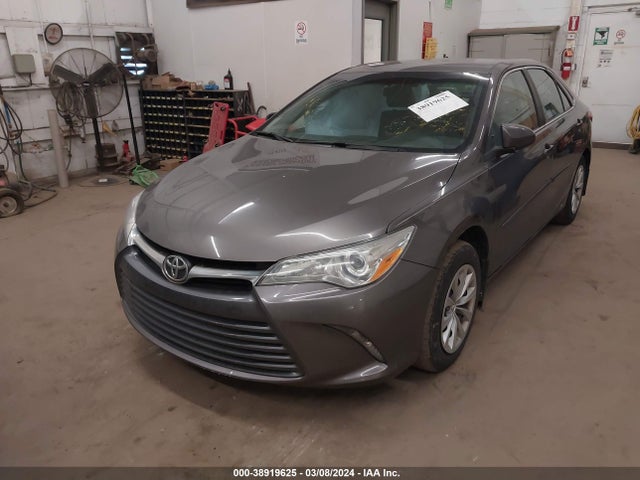 Toyota CAMRY LE 2015 4T4BF1FK3FR446068 Image 2