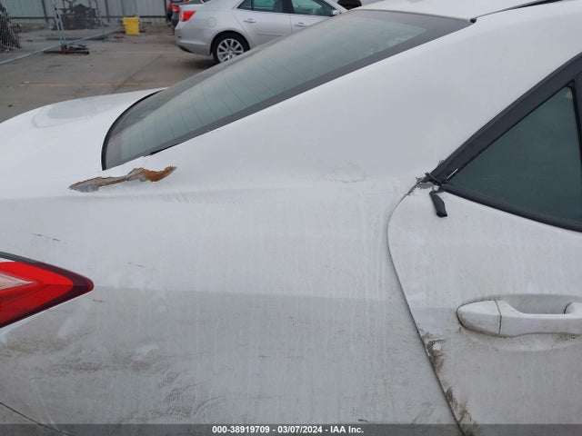 Toyota COROLLA LE 2017 5YFBURHE7HP591561 Image 18