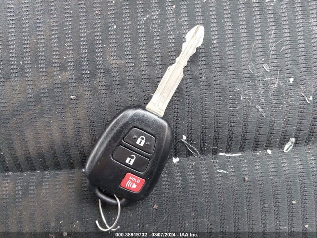 Toyota RAV4 LE 2015 JTMBFREV5FJ025575 Image 11