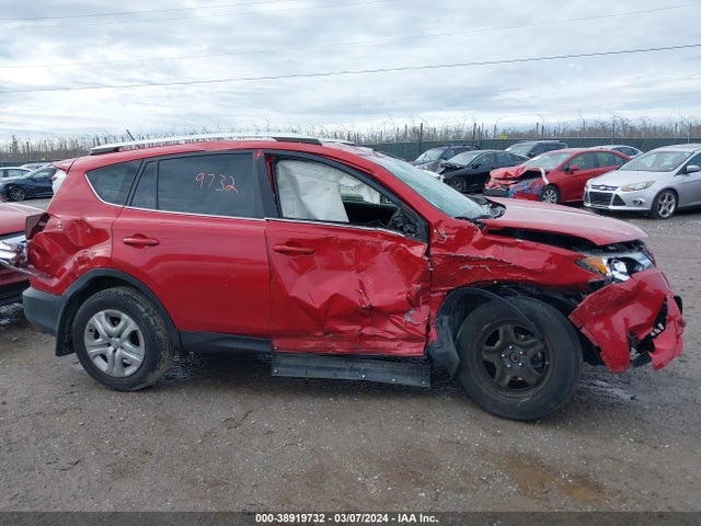 Toyota RAV4 LE 2015 JTMBFREV5FJ025575 Image 13