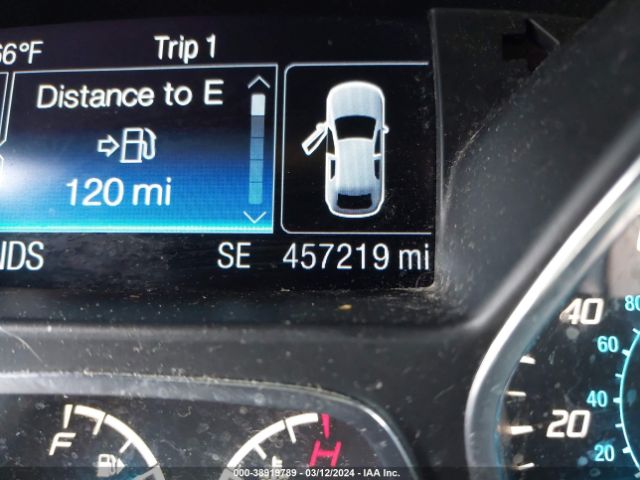 1FMCU0J92EUA39943 Ford Escape Titanium