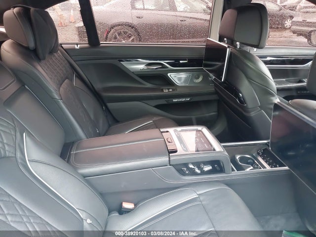 BMW M760i Xdrive 2018 WBA7H6C50JG614781 Image 8