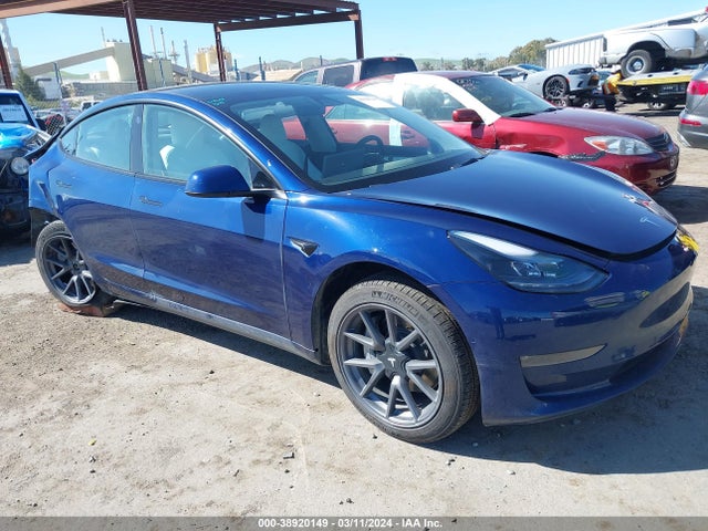 2022 5YJ3E1EB4NF183684 main image
