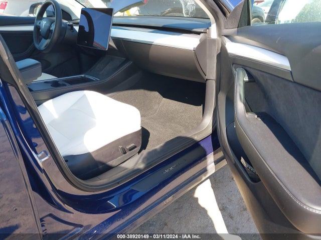 Tesla Model 3 Long Range Dual Motor All-wheel Drive 2022 5YJ3E1EB4NF183684 Image 5