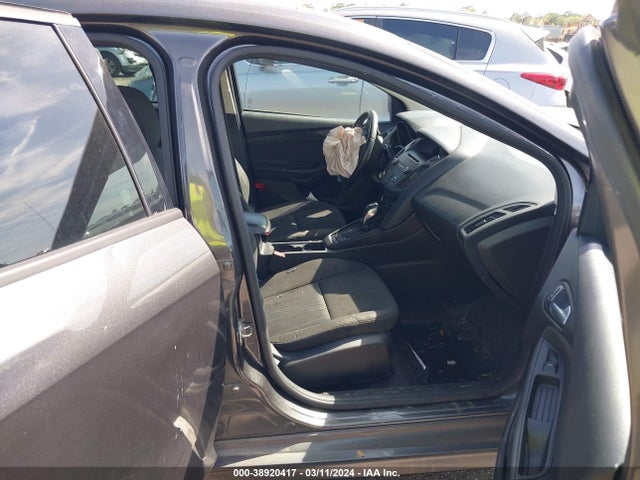 Ford FOCUS SE 2015 1FADP3F29FL227949 Image 5