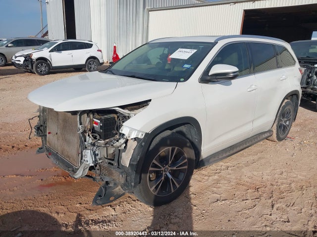 Toyota Highlander Xle V6 2016 5TDKKRFH1GS140229 Image 2