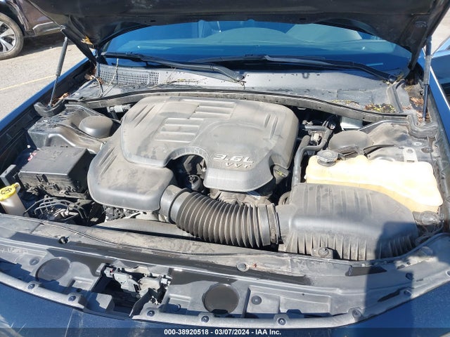 2C3CCASG6GH157028 Chrysler 300c Platinum