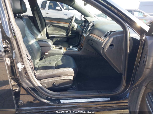 2C3CCASG6GH157028 Chrysler 300c Platinum