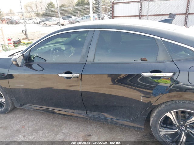 Honda Civic Touring 2018 JHMFC1F91JX019757 Image 14