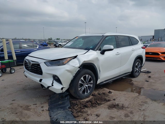 Toyota Highlander Xle 2021 5TDGZRAH2MS531443 Image 2