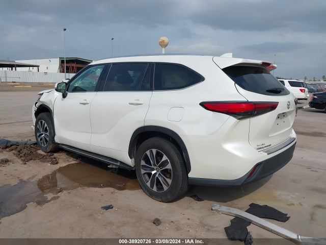 Toyota Highlander Xle 2021 5TDGZRAH2MS531443 Image 3