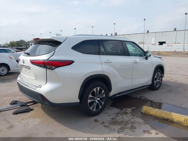 Toyota Highlander Xle 2021 5TDGZRAH2MS531443 Image 4