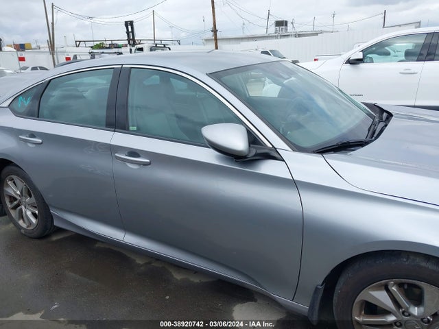 Honda ACCORD LX 2018 1HGCV1F14JA067167 Image 13
