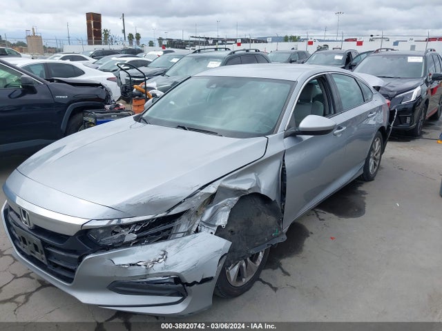 Honda ACCORD LX 2018 1HGCV1F14JA067167 Image 2