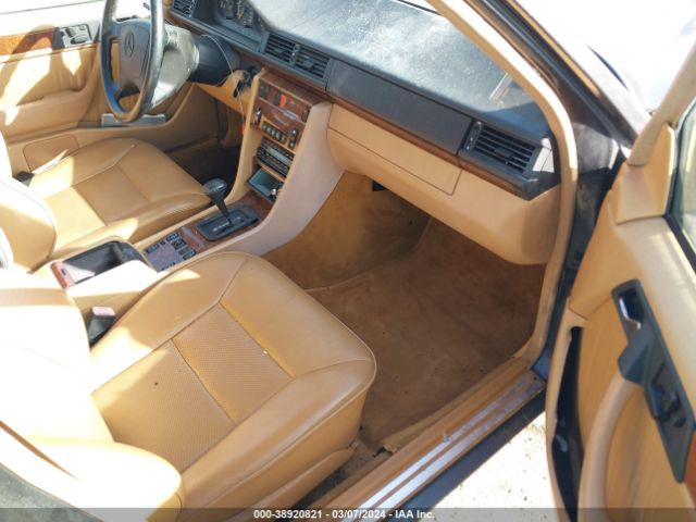 1992 MERCEDES-BENZ 400 WDBEA34E8NB746622 Photo 4
