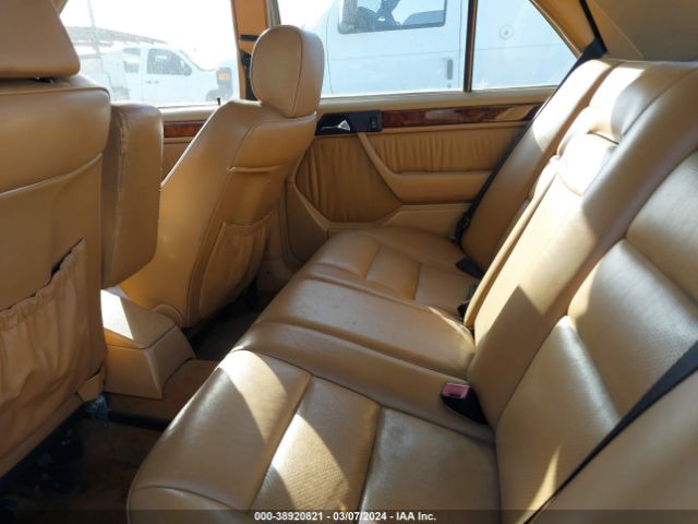 1992 MERCEDES-BENZ 400 WDBEA34E8NB746622 Photo 7