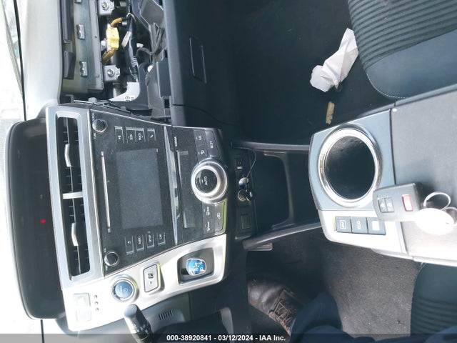 Toyota Prius V Two 2017 JTDZN3EU9HJ062489 Image 11