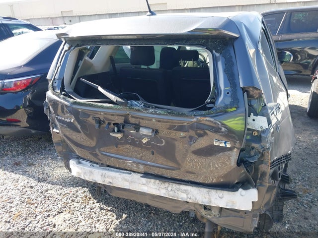 Toyota Prius V Two 2017 JTDZN3EU9HJ062489 Image 17