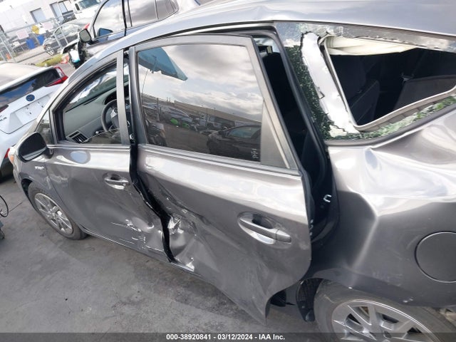Toyota Prius V Two 2017 JTDZN3EU9HJ062489 Image 19