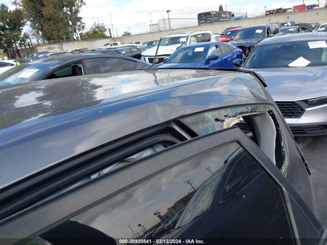 Toyota Prius V Two 2017 JTDZN3EU9HJ062489 Image 20